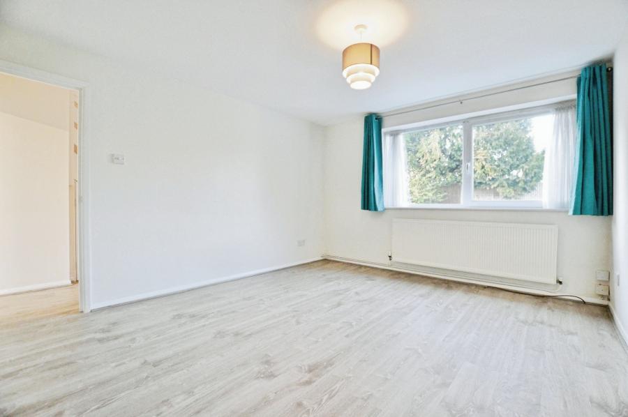 House Pinewood Close in St Albans