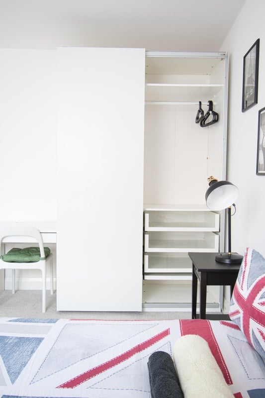 Room Parfett Street in Greater London