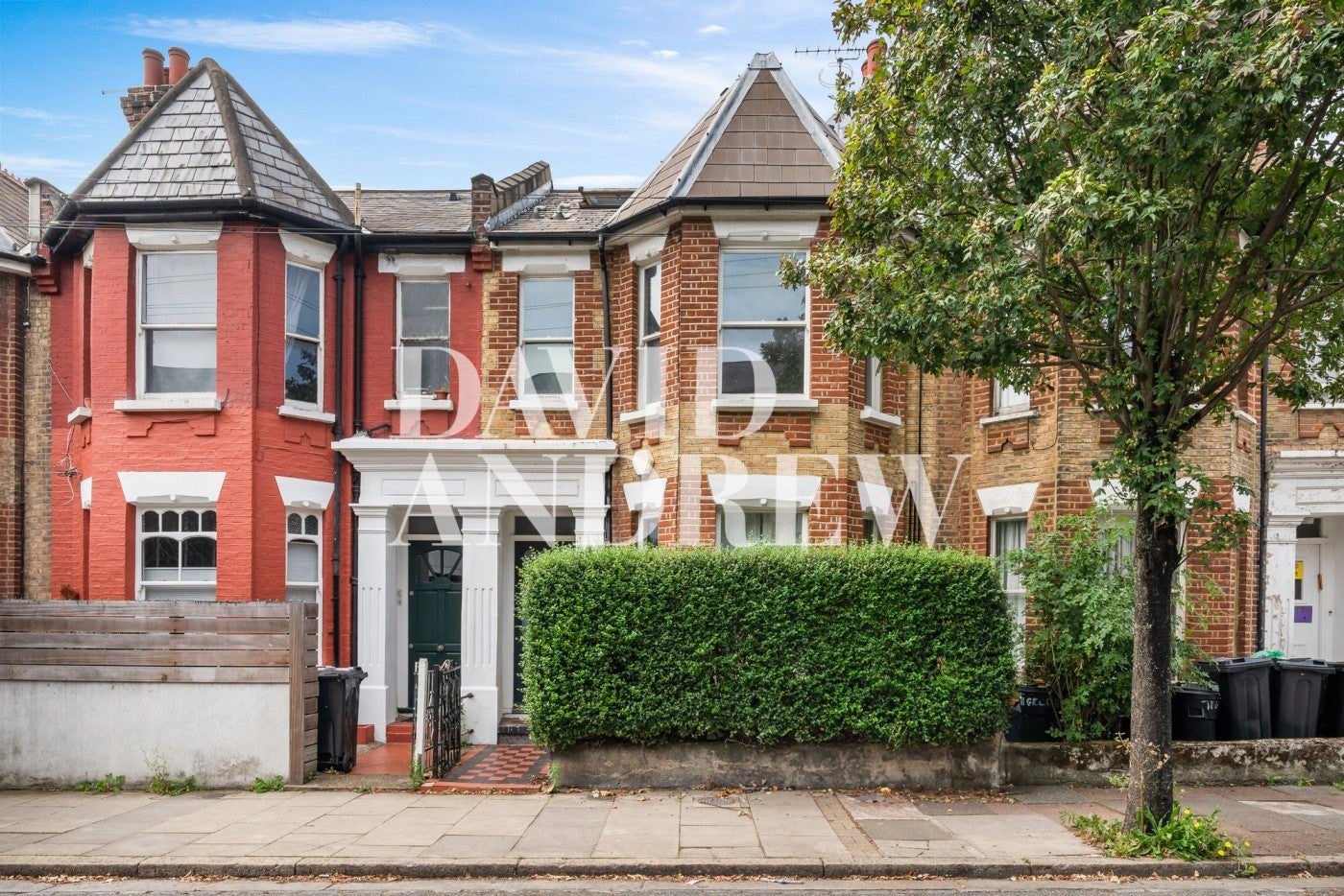 Flat Geldeston Road in Greater London