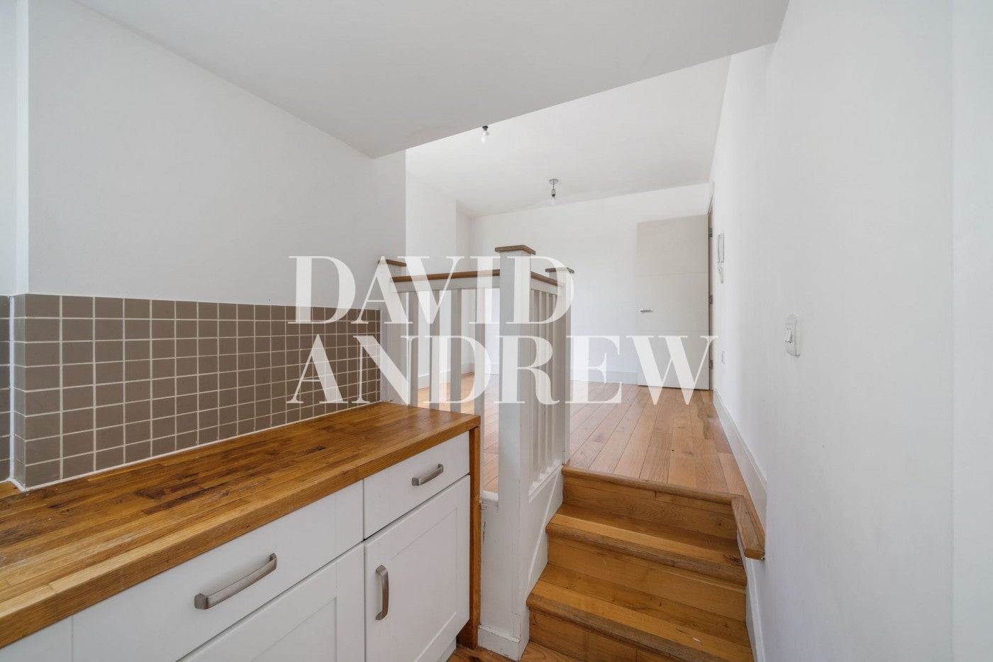 Flat Geldeston Road in Greater London