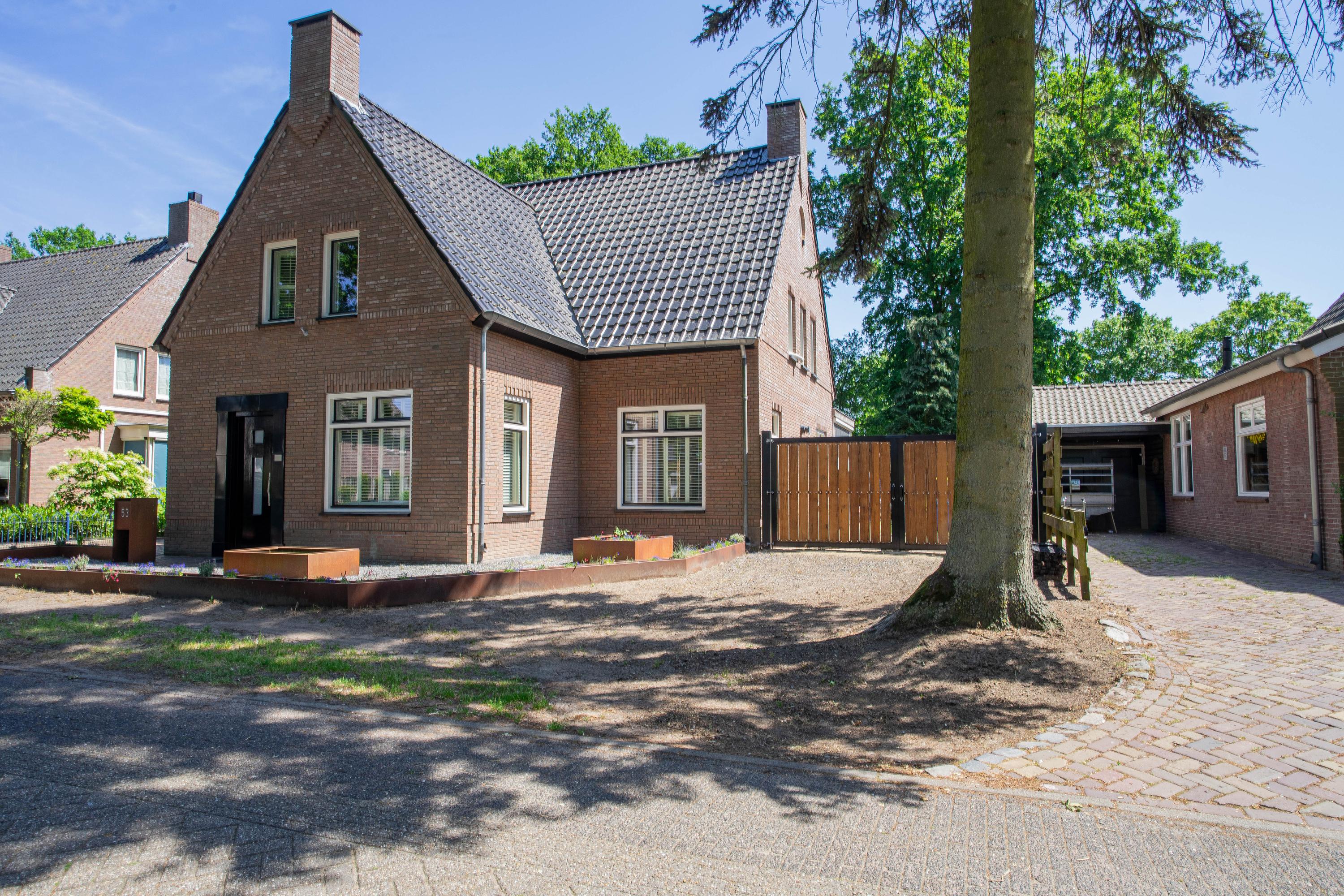Huis Helmondsestraat 53 in Bakel