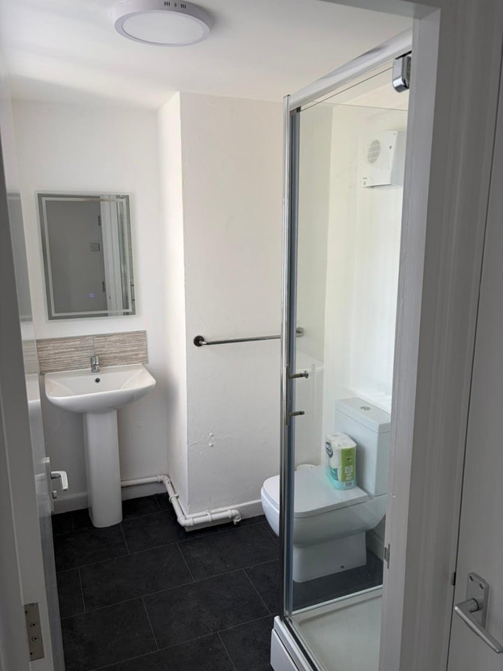 Room Back Irvine Street in Liverpool