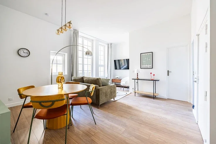 Flat Rue Mouffetard in Paris