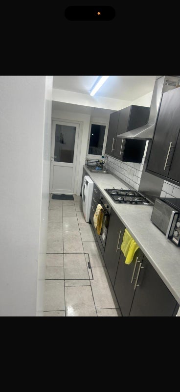 Room Westbury Road in Greater London