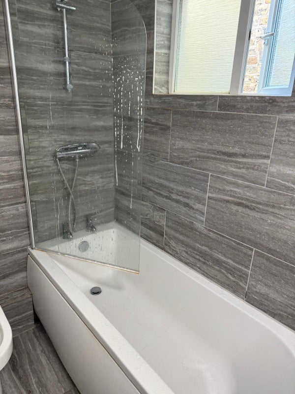 Room Westbury Road in Greater London