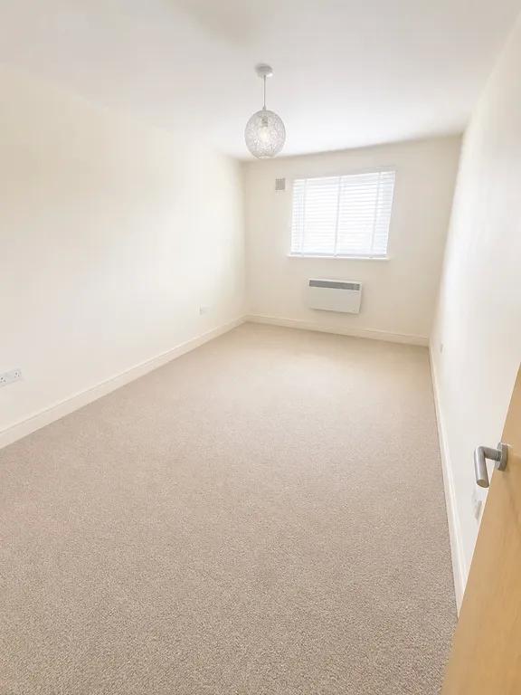 Room Walsall Road in Sandwell