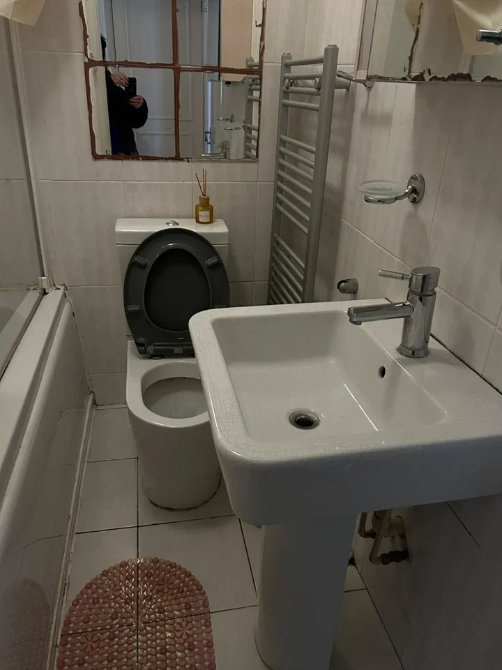 Room Chingford Mount Road in Greater London