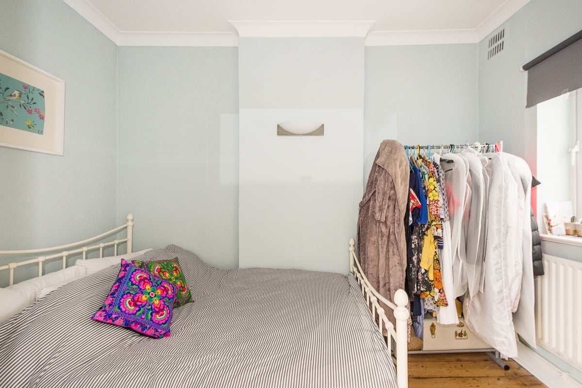 Flat Larkhall Rise in Greater London