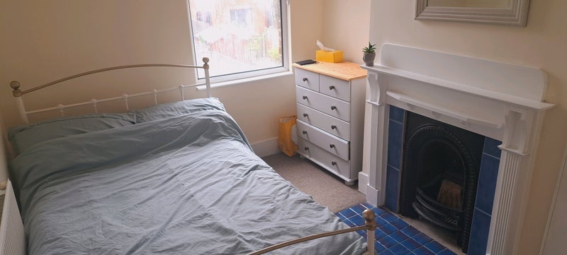 Room Charnwood Road in Greater London