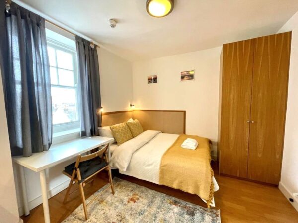 Flat Parfrey Street in Greater London