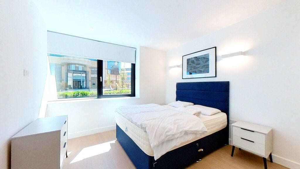 Flat Great West Road in Greater London