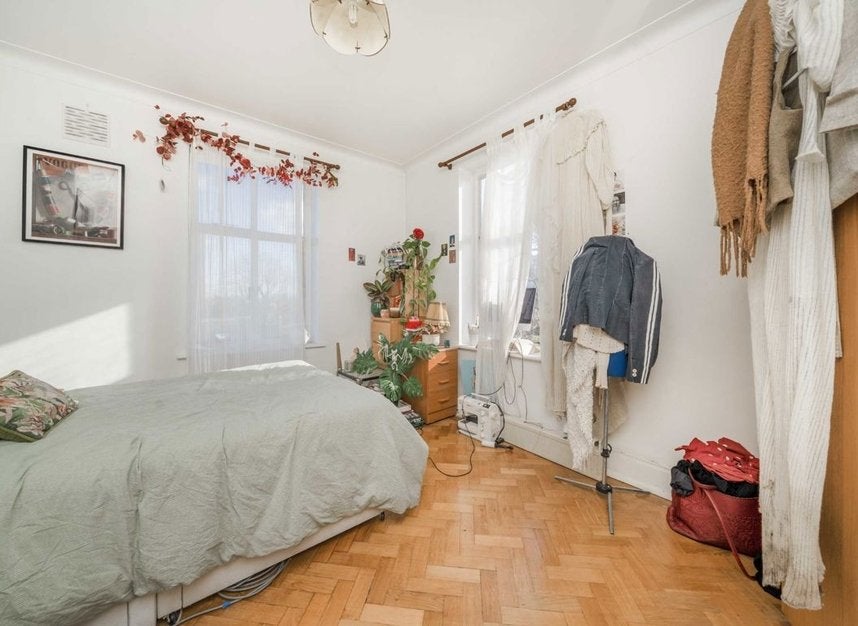 Flat Haven Green in Greater London
