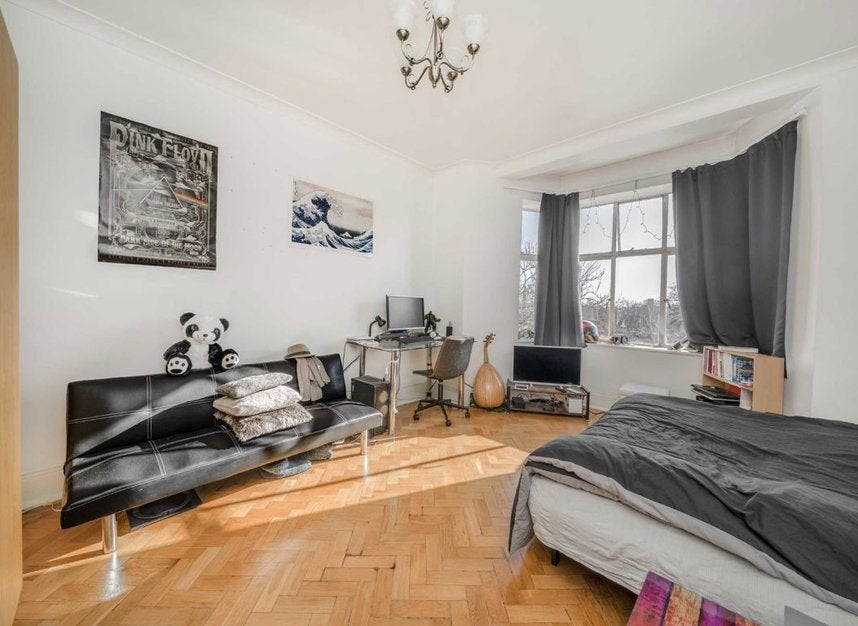Flat Haven Green in Greater London