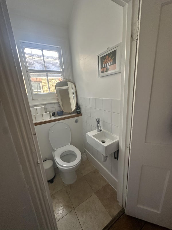 Room Carysfort Road in Greater London