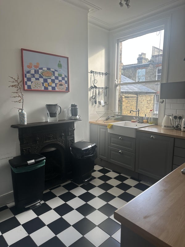 Room Carysfort Road in Greater London