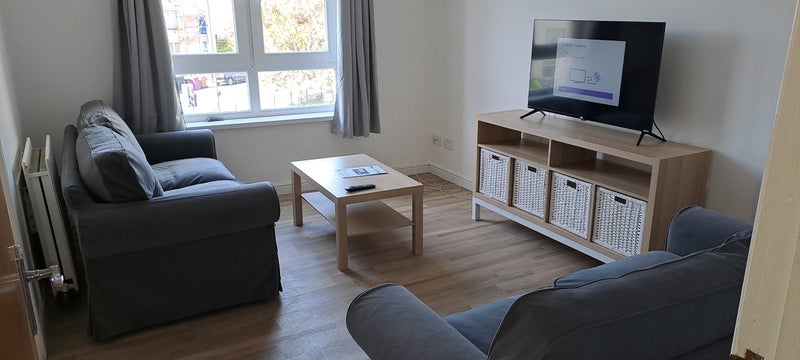 Flat Lochend Road South in City of Edinburgh