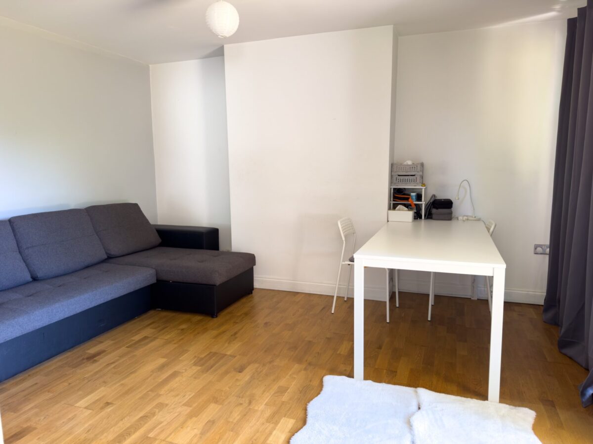 Flat Lingfield Gardens in Southampton