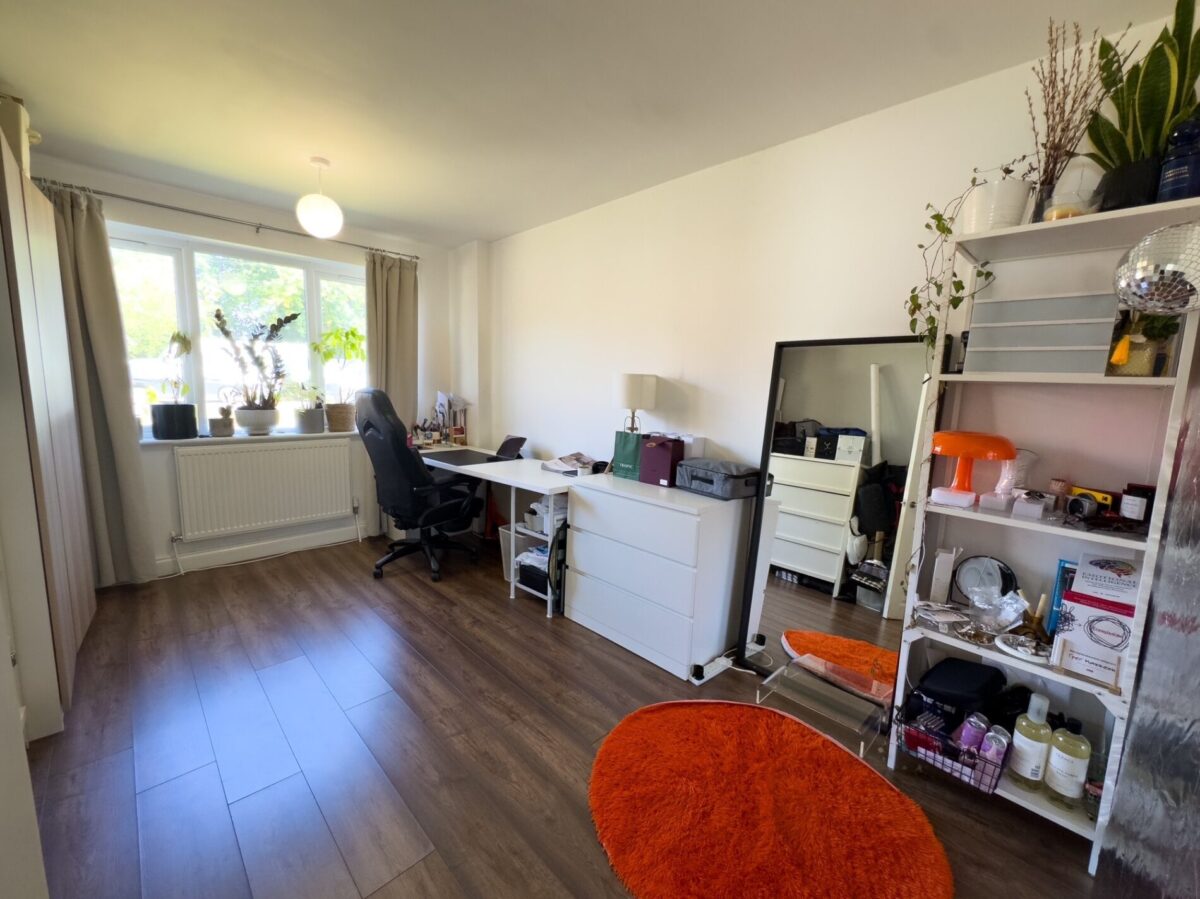 Flat Lingfield Gardens in Southampton