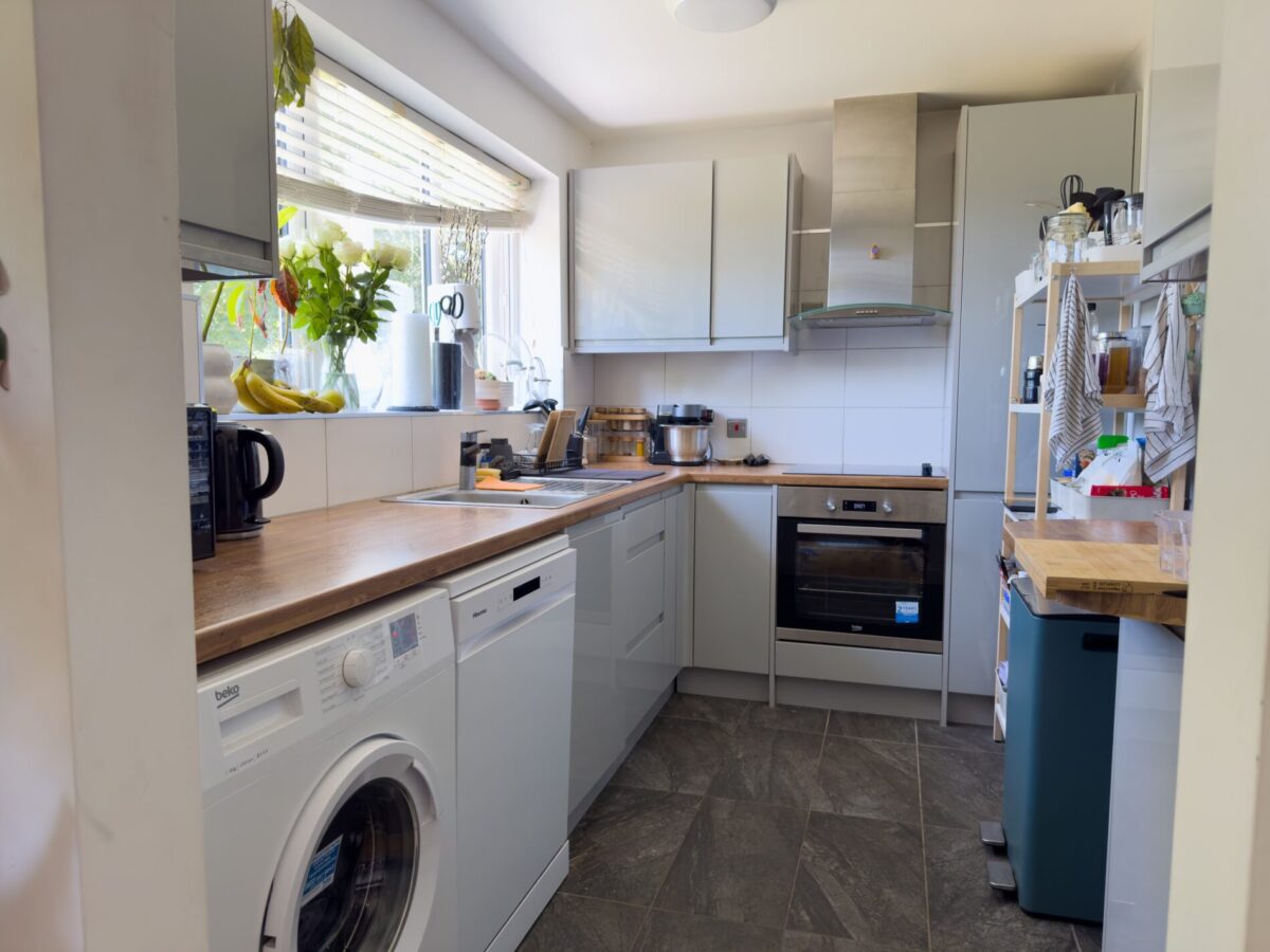 Flat Lingfield Gardens in Southampton