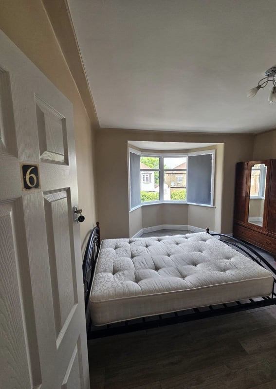 Room Earlham Grove in Greater London