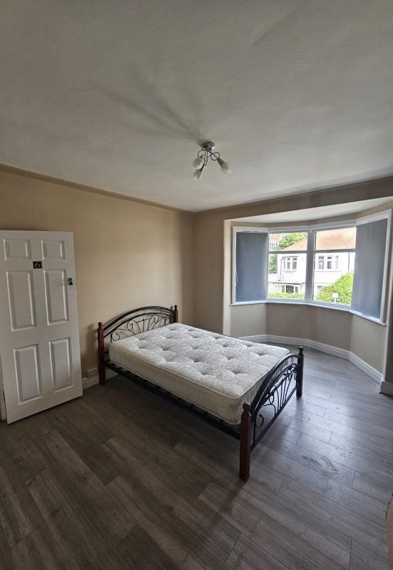 Room Earlham Grove in Greater London