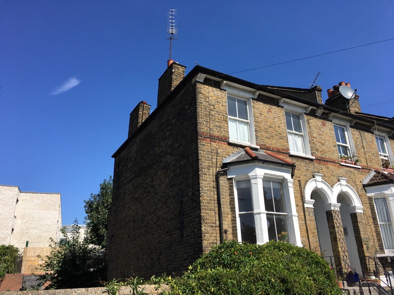 Flat Mabley Street in Greater London
