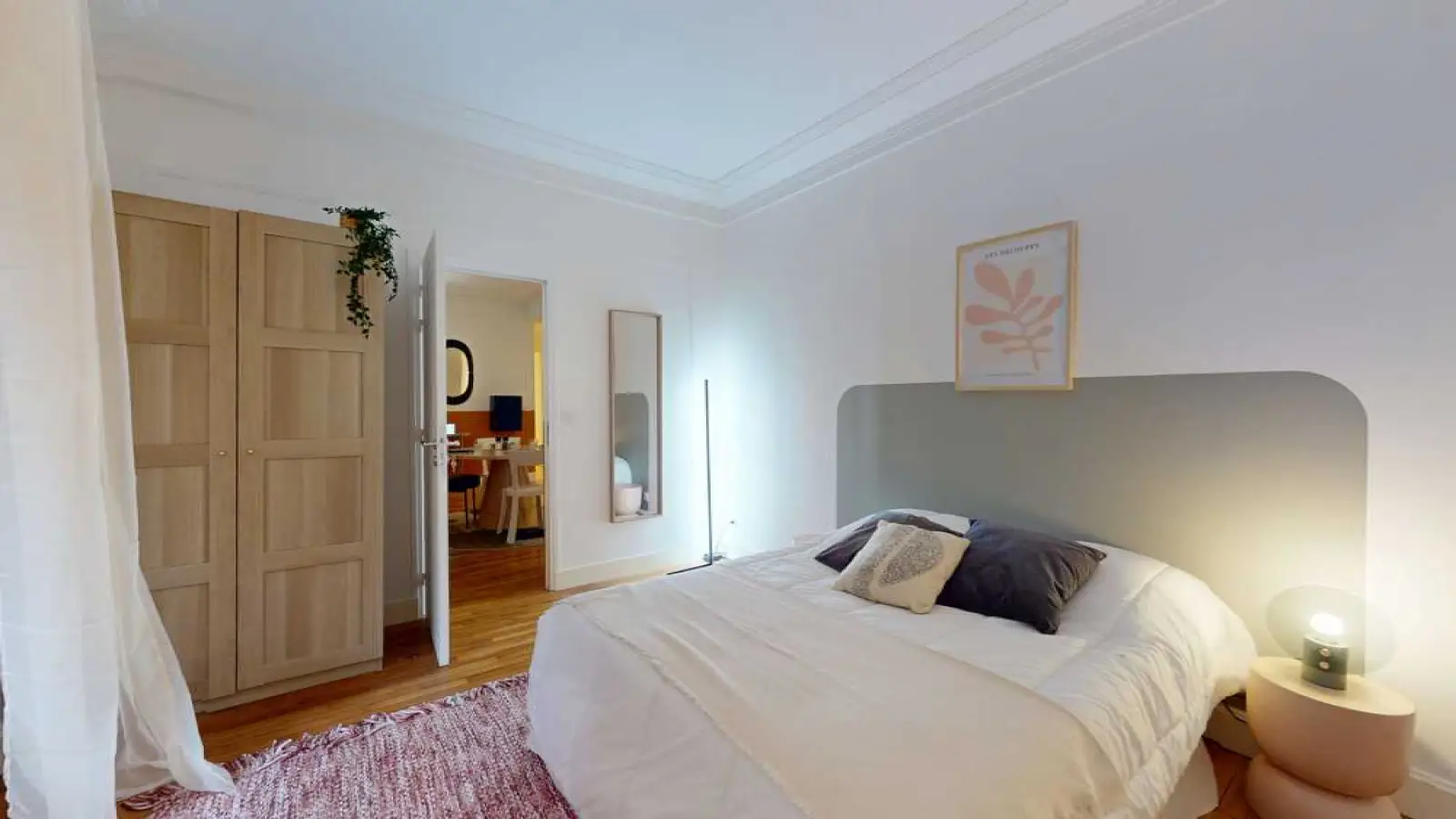Chambre Rue François-Iᵉʳ à Paris