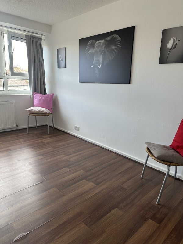 Room Shuttleworth Road in Greater London