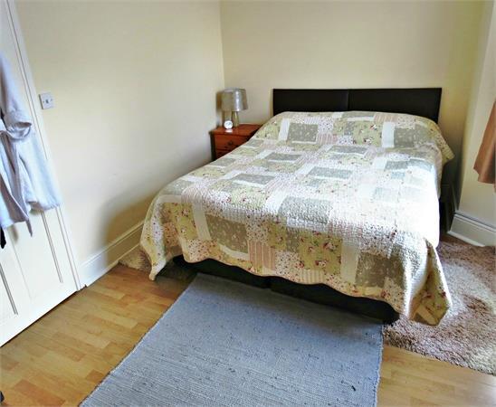Flat Gladstone Road in Watford