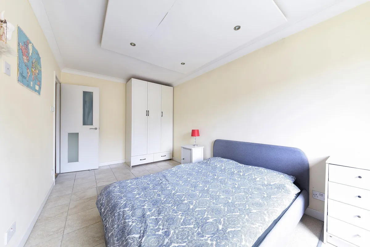 Flat Weimar Street in Greater London