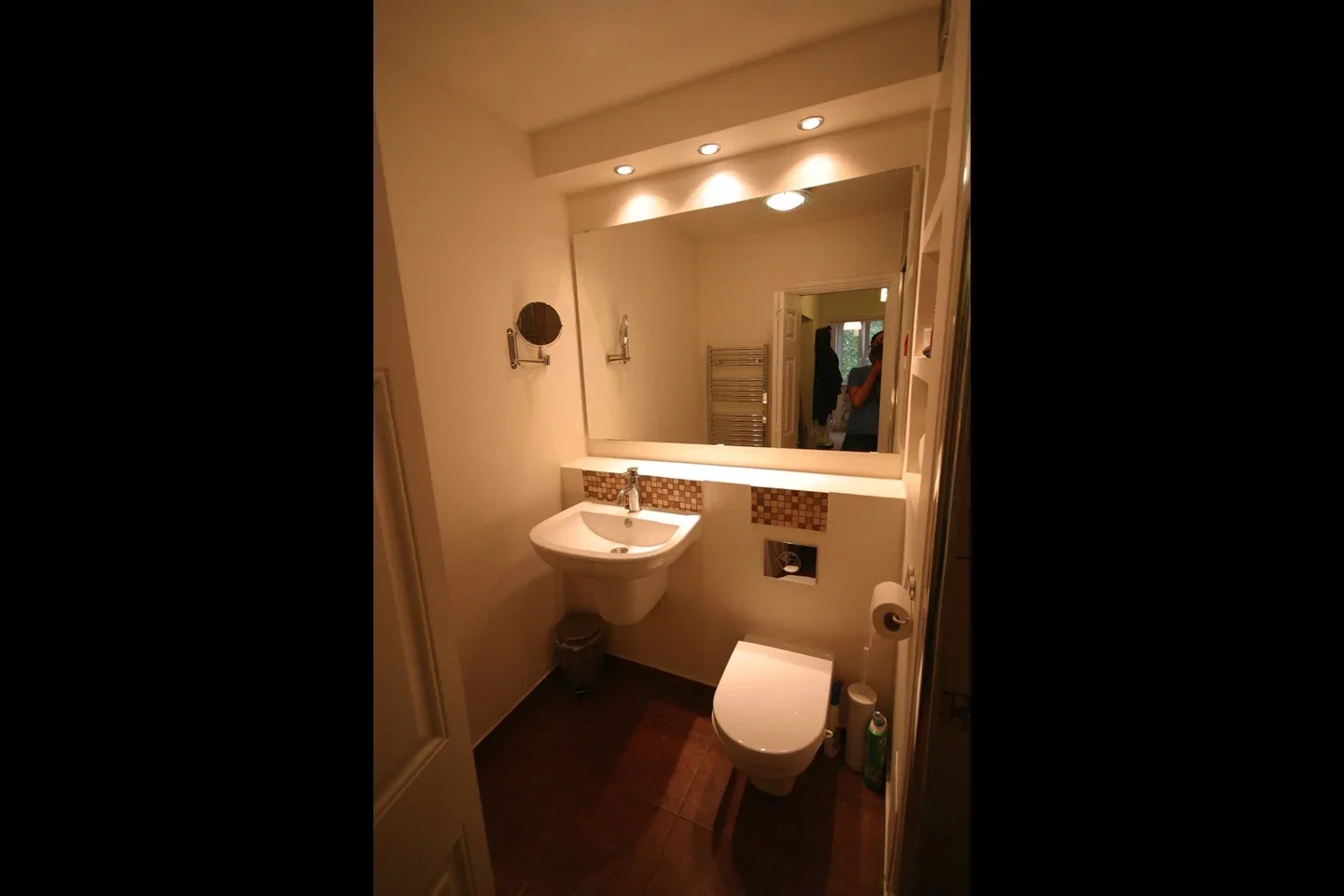 Flat Comber Grove in Greater London