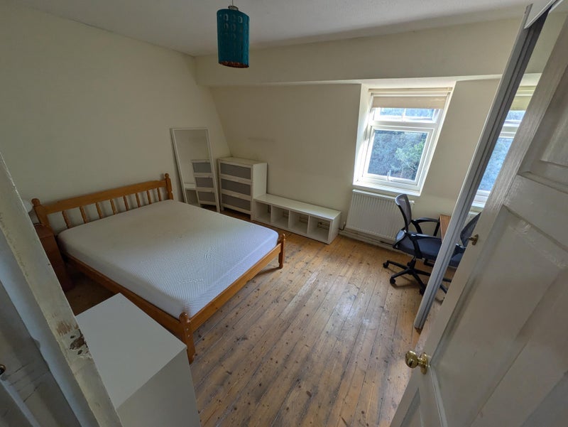 Room Highbury Station Road in Greater London