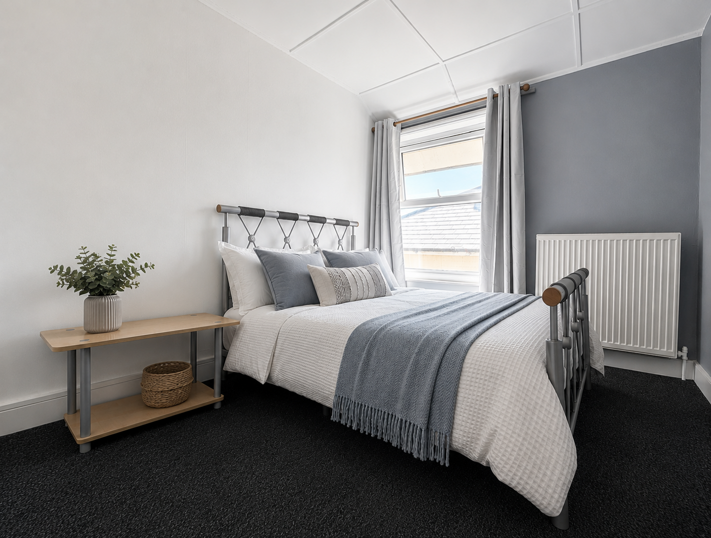 Room Terrace Road in Newport