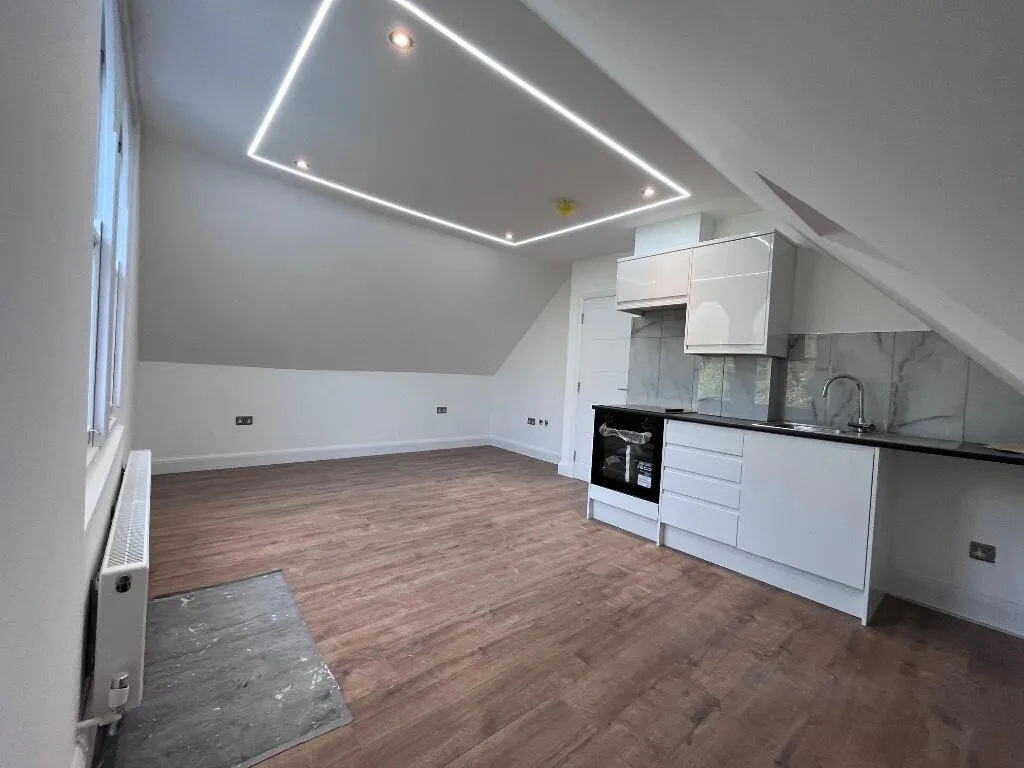 Flat Crouch Hill in Greater London