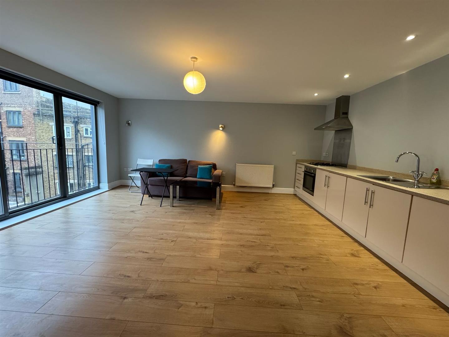 Flat Nelson Street in Greater London
