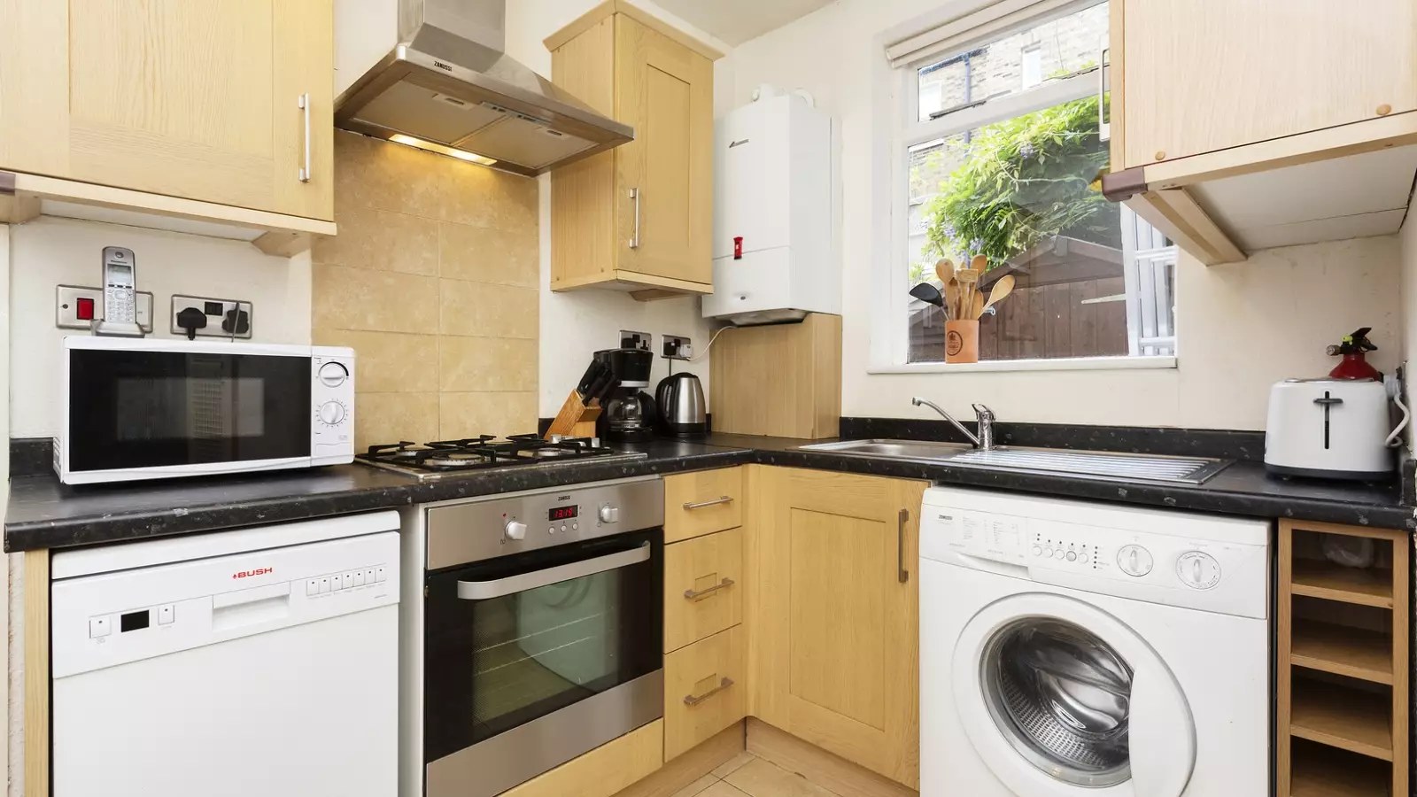 Flat Radipole Road in Greater London