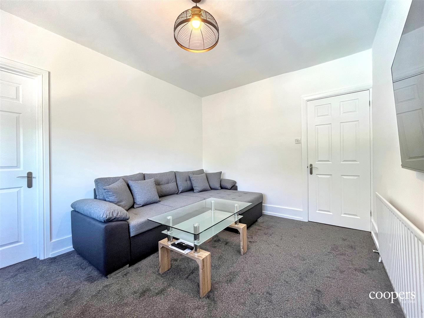 Flat Swakeleys Road in Greater London