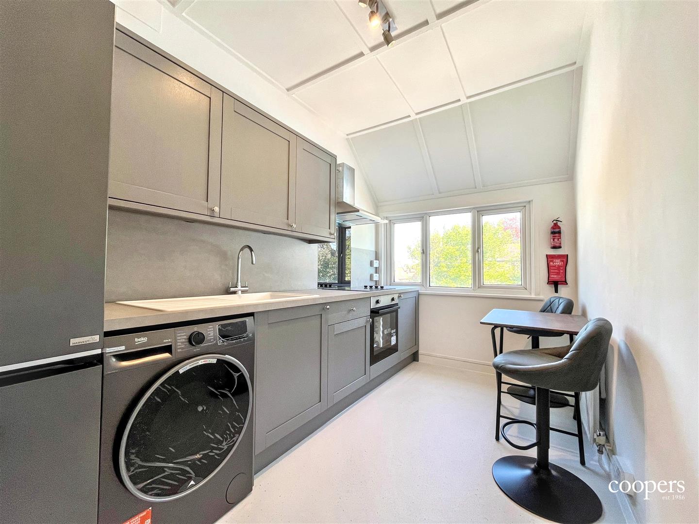 Flat Swakeleys Road in Greater London