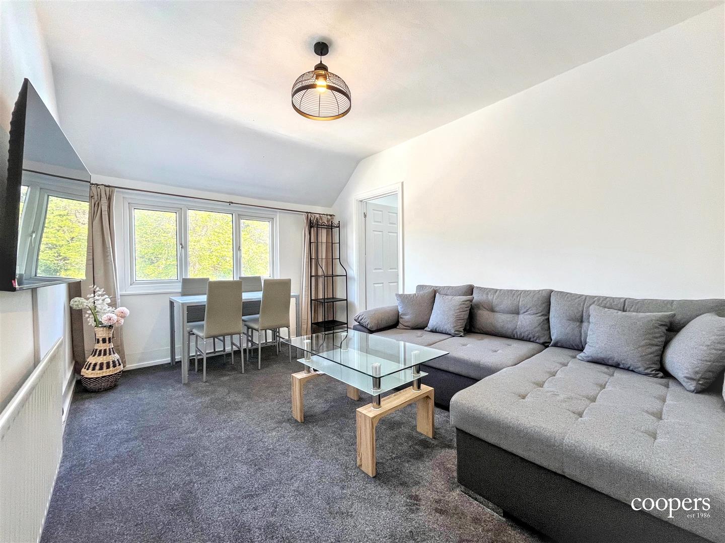 Flat Swakeleys Road in Greater London