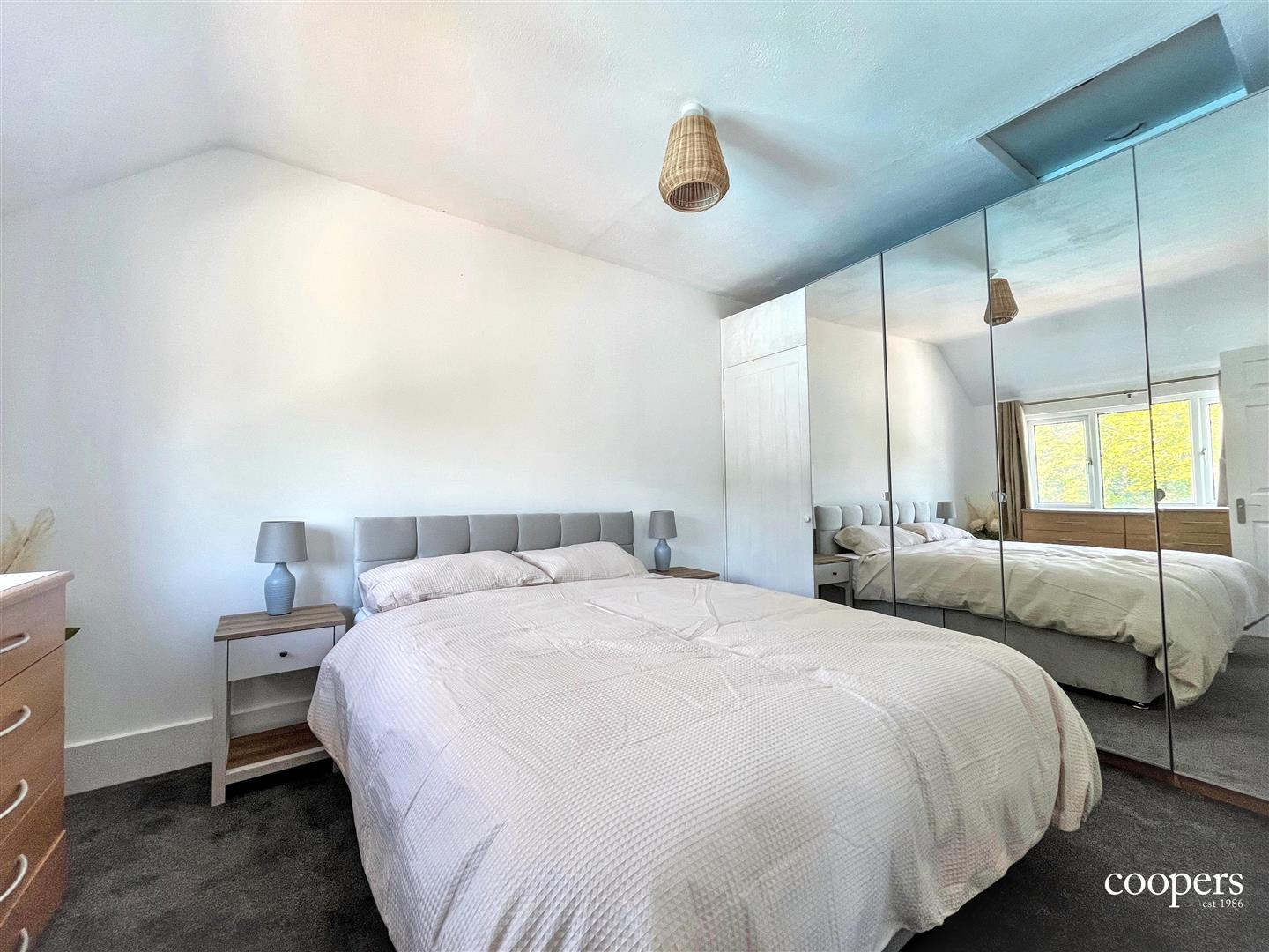 Flat Swakeleys Road in Greater London