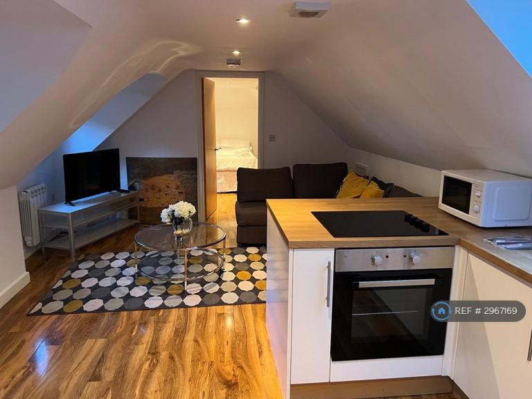 Flat Teston Road in Tonbridge and Malling