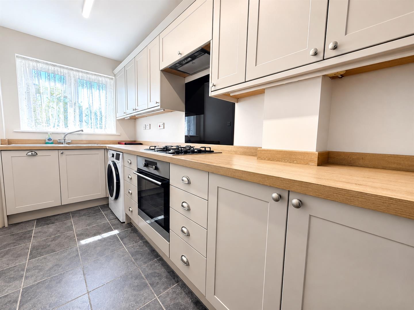 House Albert Road in Surrey Heath