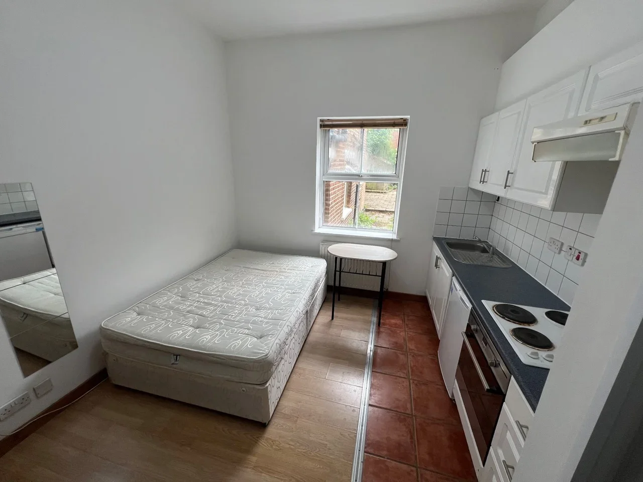 Room Crayford Road in Greater London