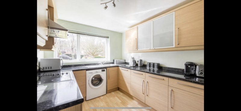 Room Valley Road in Greater London