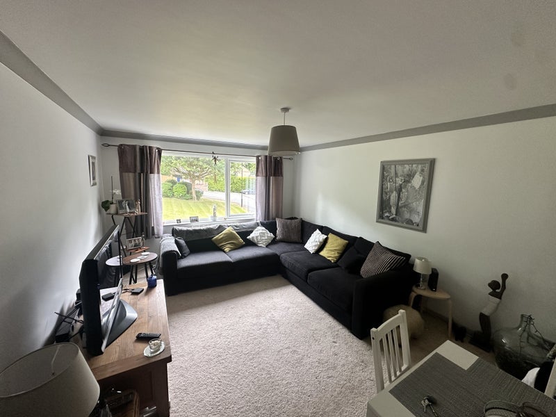 Room Valley Road in Greater London
