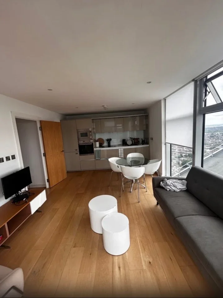Room Winston Way in Greater London