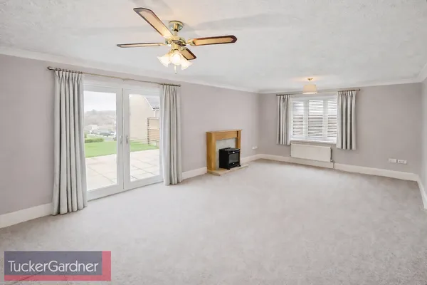 House Kitchener Close in West Suffolk
