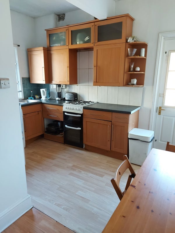 Room Wood Lane in Greater London