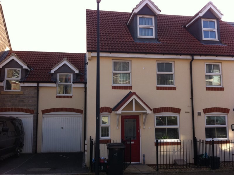 Room Barter Close in Bristol