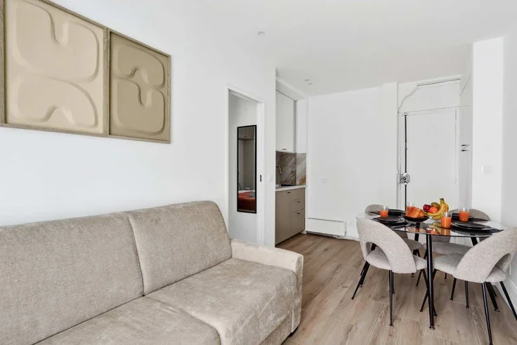 Flat Rue d'Avron in Paris